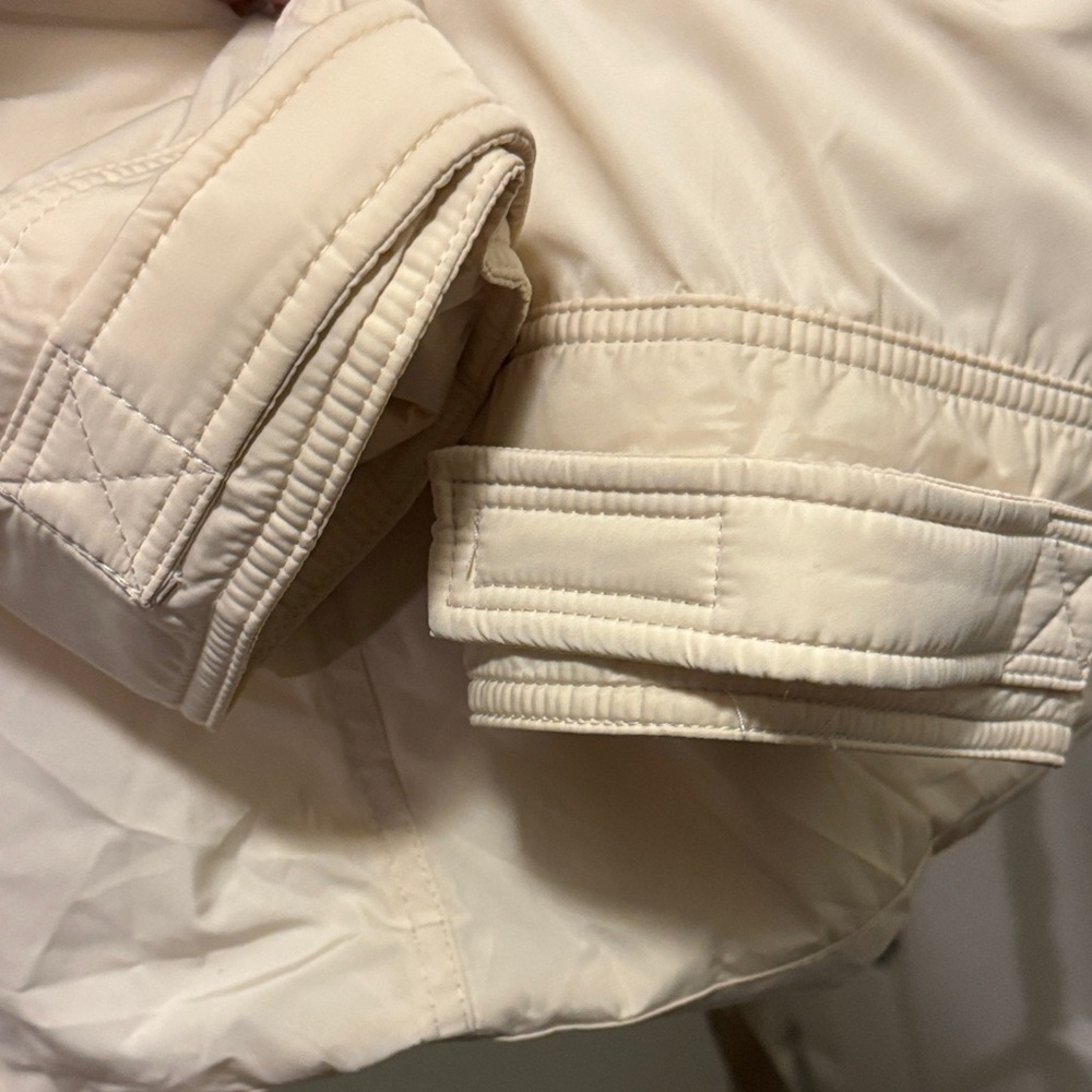 Abercrombie & Fitch Women's Beige Puffer Jacket - Picture 11 of 16
